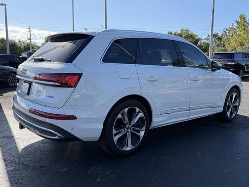 2021 Audi Q7 55 Prestige