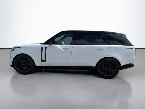 Fuji White 2026 Land Rover Range Rover P530 SE 7 Seat