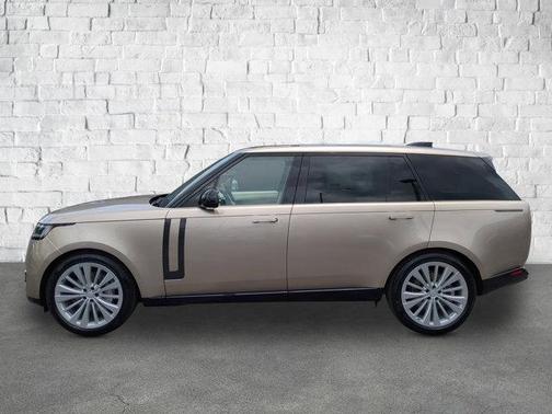 2025 Land Rover Range Rover P530 SE 7 Seat