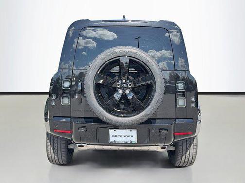 2026 Land Rover Defender P400 X-Dynamic SE