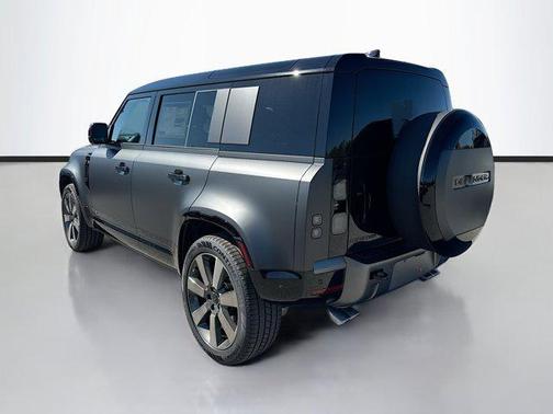 2026 Land Rover Defender 110 V8