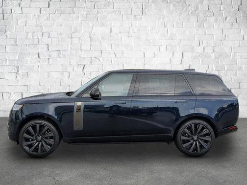 2025 Land Rover Range Rover P615 SV