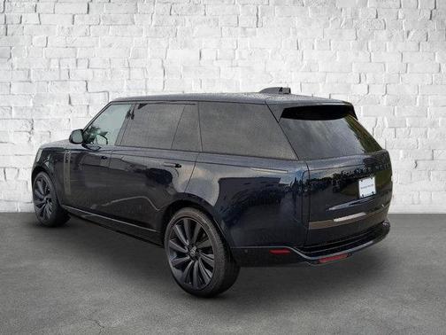 2025 Land Rover Range Rover P615 SV