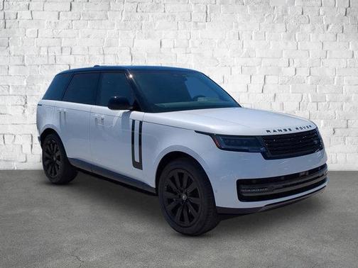 2025 Land Rover Range Rover P550e SE
