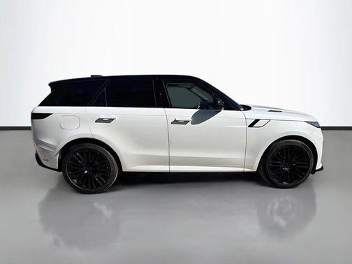 2026 Land Rover Range Rover SV