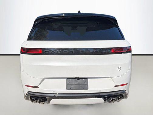 2026 Land Rover Range Rover SV