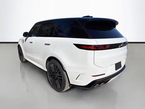 2026 Land Rover Range Rover SV