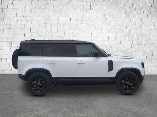 2025 Land Rover Defender 110 P400 S