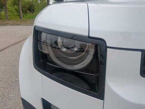 2025 Land Rover Defender 110 P400 S