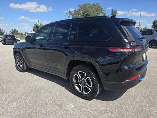 2022 Jeep Grand Cherokee 4xe Trailhawk