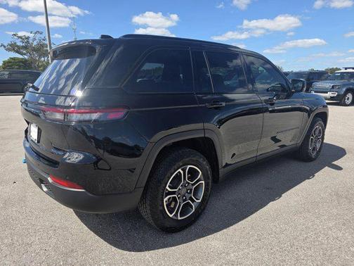 2022 Jeep Grand Cherokee 4xe Trailhawk