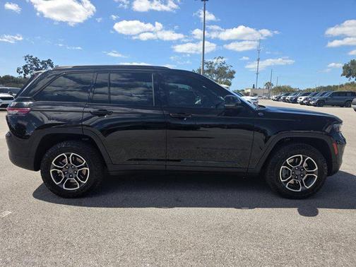 2022 Jeep Grand Cherokee 4xe Trailhawk