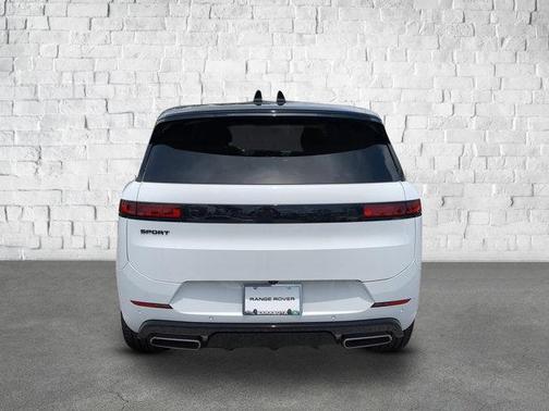 2025 Land Rover Range Rover Sport SE