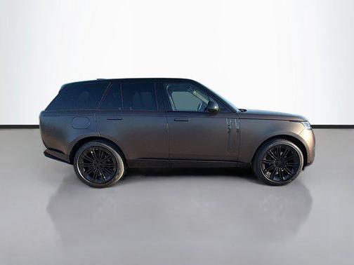 2026 Land Rover Range Rover P400 SE