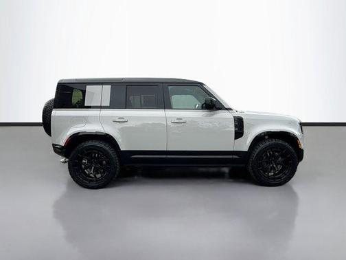 2026 Land Rover Defender X-Dynamic SE