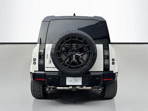2026 Land Rover Defender X-Dynamic SE