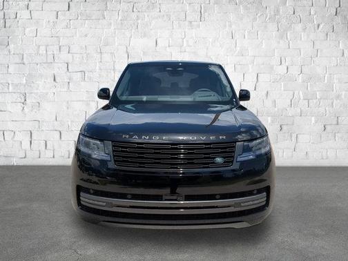 2025 Land Rover Range Rover P400 SE