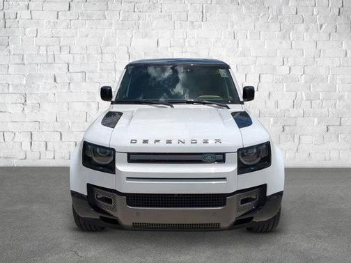 2025 Land Rover Defender 110 V8