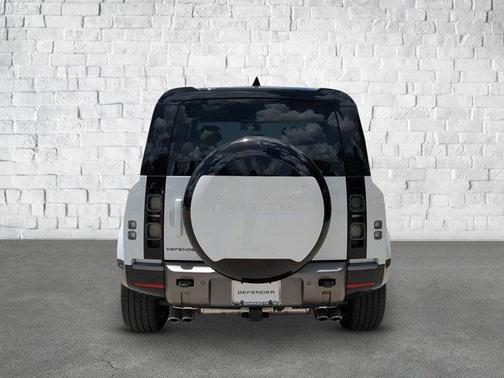 2025 Land Rover Defender 110 V8