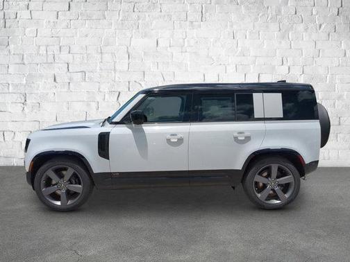 2025 Land Rover Defender 110 V8