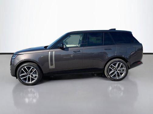 2026 Land Rover Range Rover P550e SE