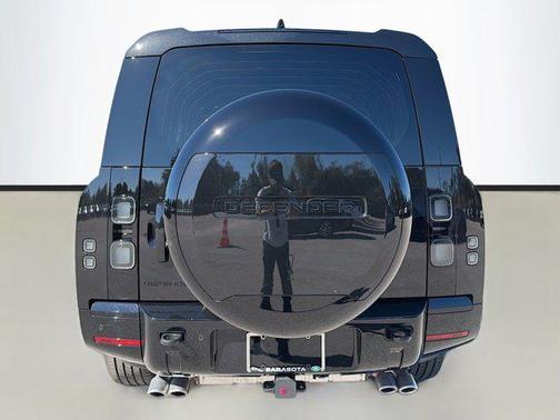 2026 Land Rover Defender V8