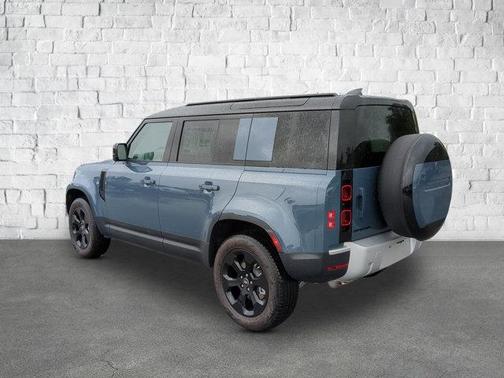2025 Land Rover Defender 110 P300