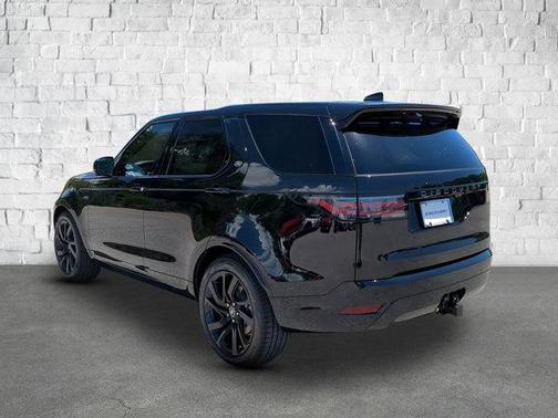 2025 Land Rover Discovery P300 Dynamic SE
