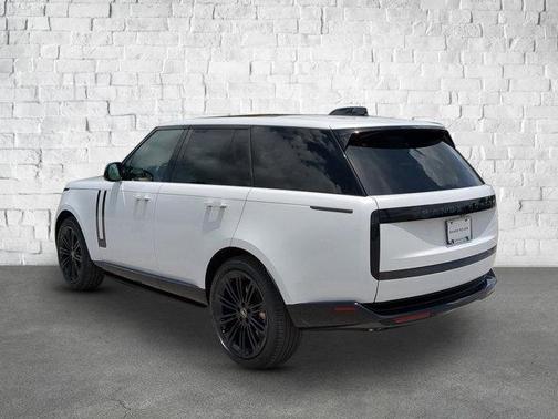 2025 Land Rover Range Rover P530 SE