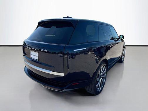 2026 Land Rover Range Rover P530 Autobiography