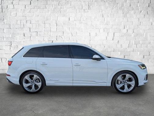 2021 Audi Q7 55 Prestige