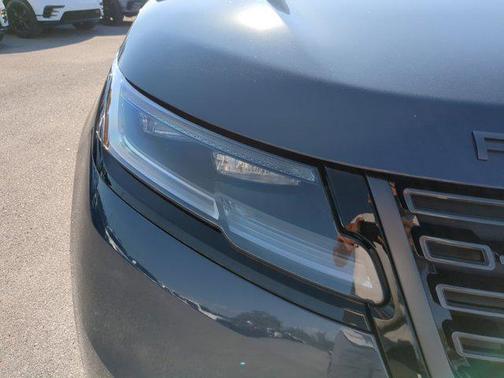2026 Land Rover Range Rover Velar P250 SE R-Dynamic