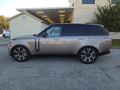 2023 Land Rover Range Rover P530 SE