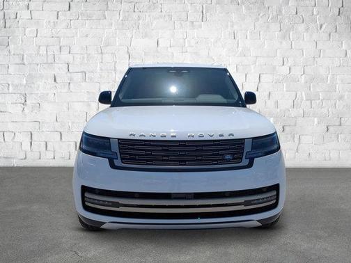 2025 Land Rover Range Rover P550e SE