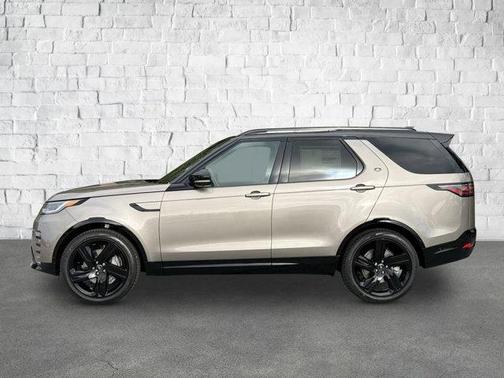 2025 Land Rover Discovery P300 Dynamic SE