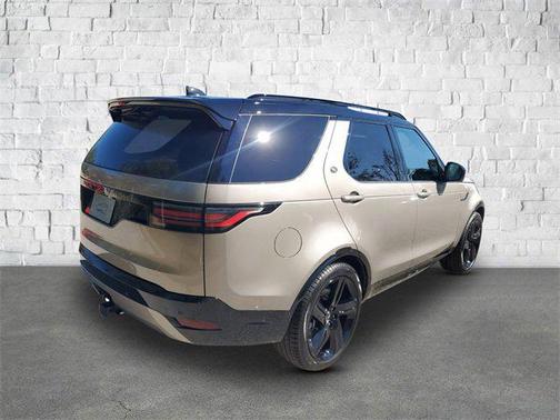 2025 Land Rover Discovery P360 Dynamic SE