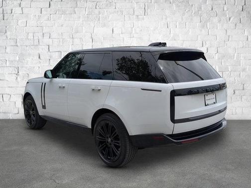 2025 Land Rover Range Rover P400 SE