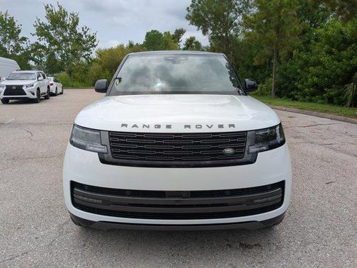 2025 Land Rover Range Rover P400 SE