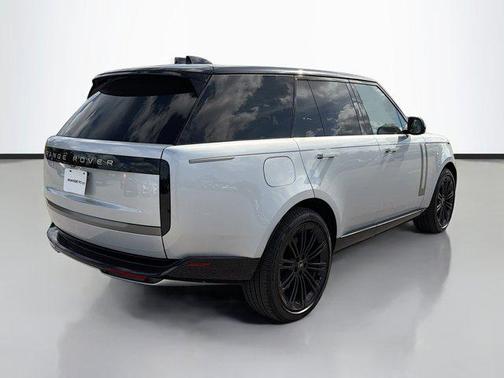 2025 Land Rover Range Rover P530 SE