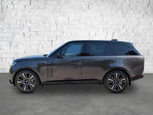 2025 Land Rover Range Rover P530 SE