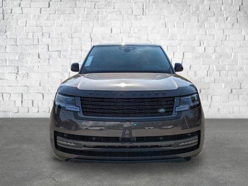 2025 Land Rover Range Rover P530 SE