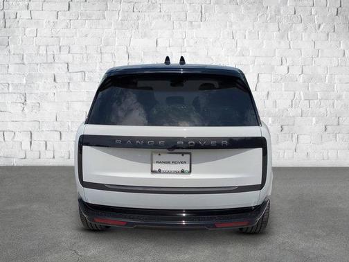 2025 Land Rover Range Rover P550e SE