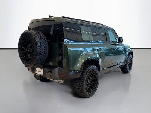 Woolstone Green Metallic 2026 Land Rover Defender P400 X-Dynamic SE