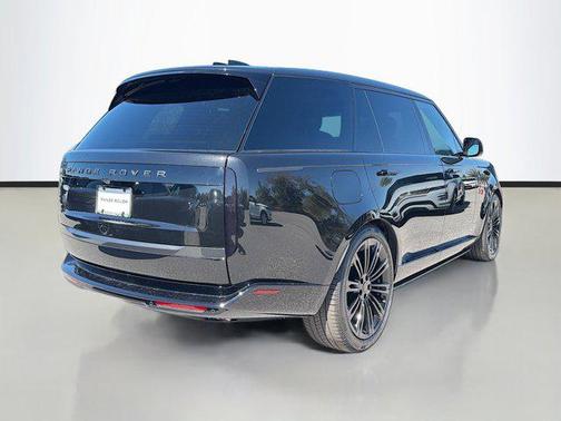 2026 Land Rover Range Rover P530 Autobiography