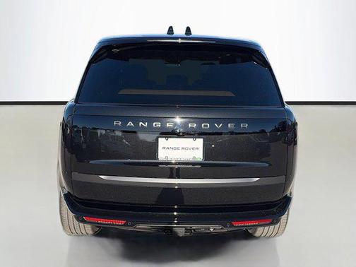 2026 Land Rover Range Rover P400 SE 7 Seat