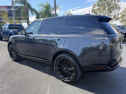 2025 Land Rover Range Rover P530 SE