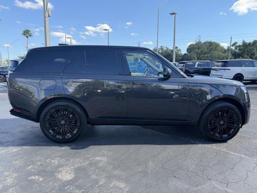 2025 Land Rover Range Rover P530 SE