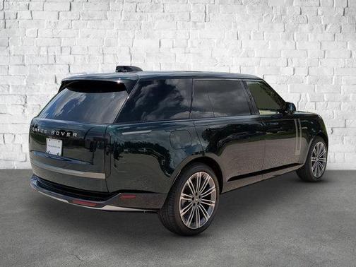 2025 Land Rover Range Rover P400 SE 7 Seat