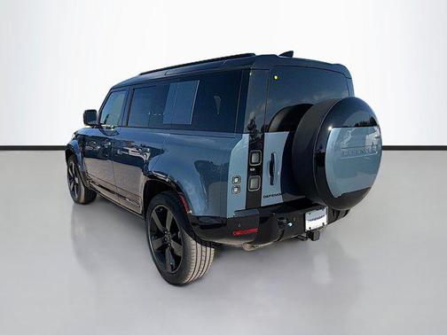 2026 Land Rover Defender P400 X-Dynamic SE