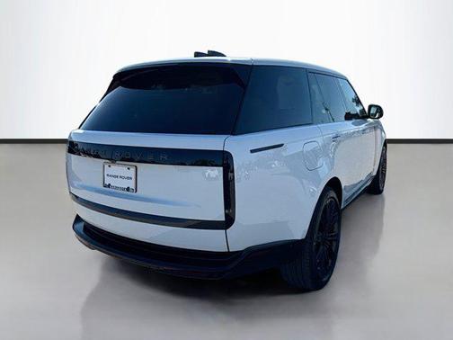 2026 Land Rover Range Rover P400 SE